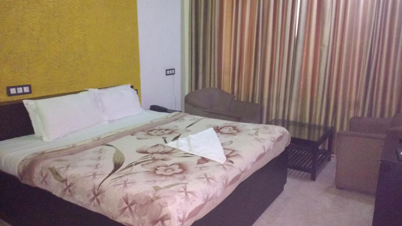 Sanjay Motels I Pvt Ltd Pura Raghunath Luaran gambar